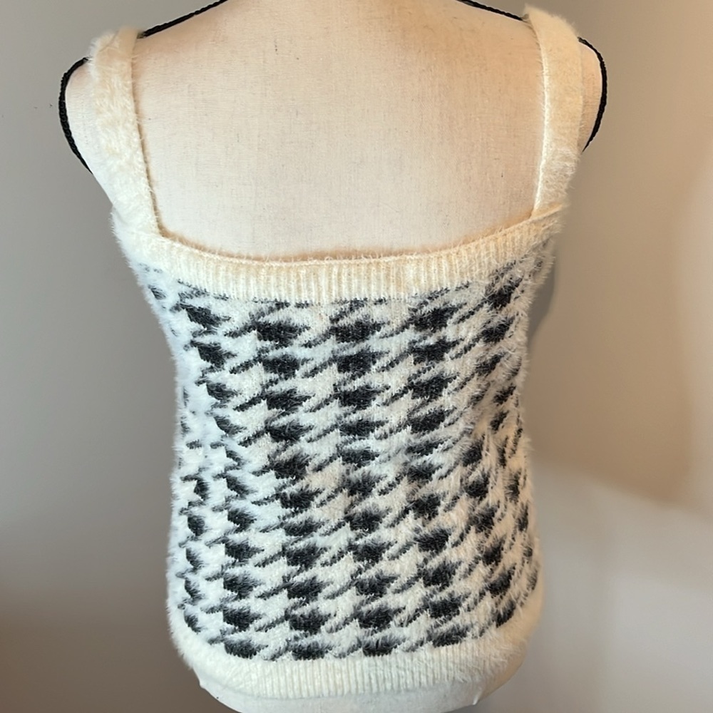 Wind & Willow Houndstooth Tank Sweater Medium - Picture 3 of 5